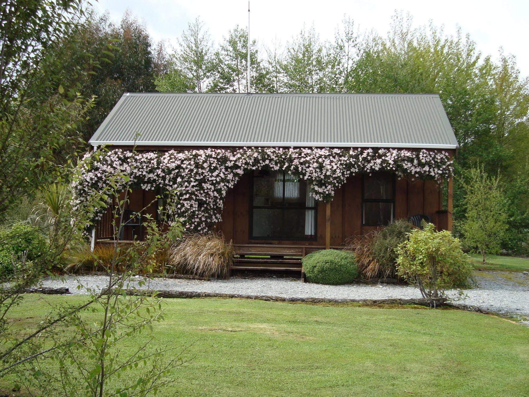 Lake Brunner Country Motel & Holiday Park Moana Exteriör bild