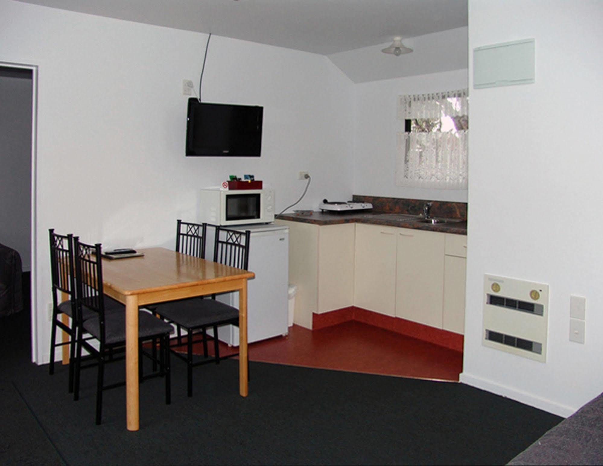 Lake Brunner Country Motel & Holiday Park Moana Exteriör bild