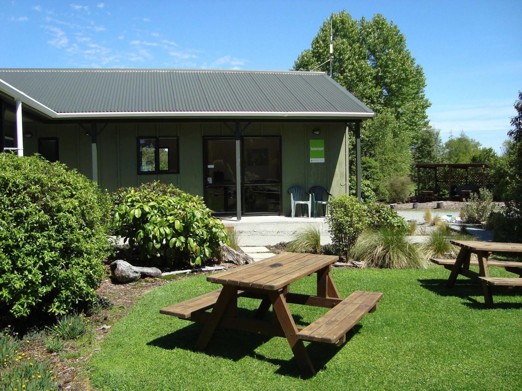 Lake Brunner Country Motel & Holiday Park Moana Exteriör bild